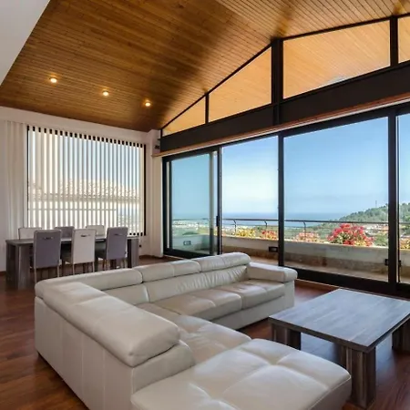 Spacious And Bright Three-storey House In Sitges