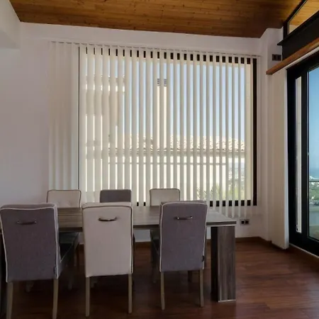 Spacious And Bright Three-storey House In Sitges Chalet *
