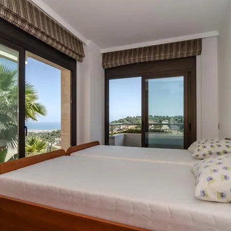 Chalet Spacious And Bright Three-storey House In Sitges Barcelona